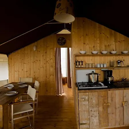 Dt Tent Holiday, Lanterna *